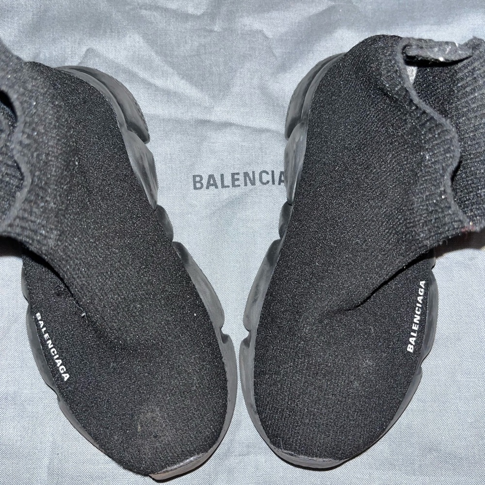 Comes with box and travel bag , used item! In good condition,price is negotiable